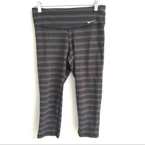 Nike Pants - Nike Dry Fit dot print striped cropped leggings S